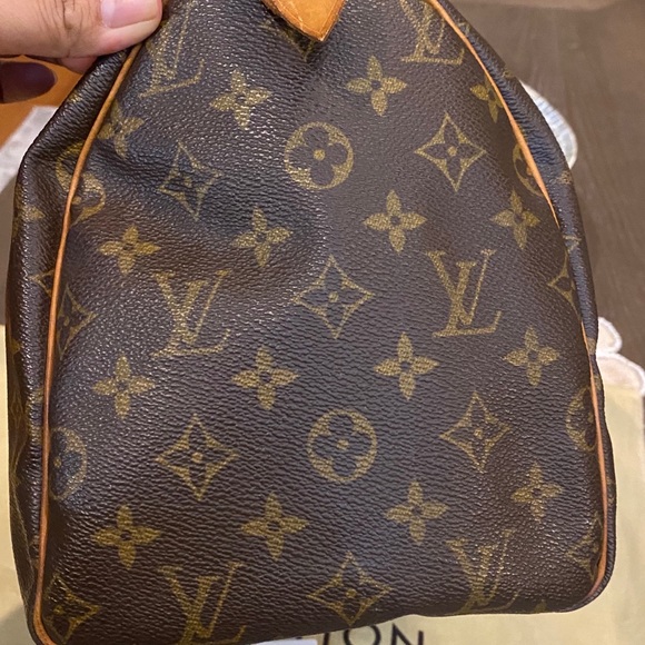 Authentic Louis Vuitton Speedy 30 monogram - Picture 5 of 16